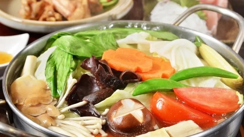 Lẩu Thái chay thanh tịnh từ nấm và rau củ