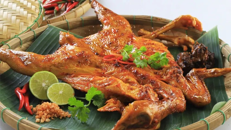 Gà nướng muối