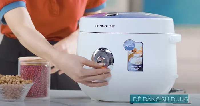 Nấu xôi lá dứa bằng nồi cơm điện cơ cần chú ý thời gian chuyển chế độ nấu