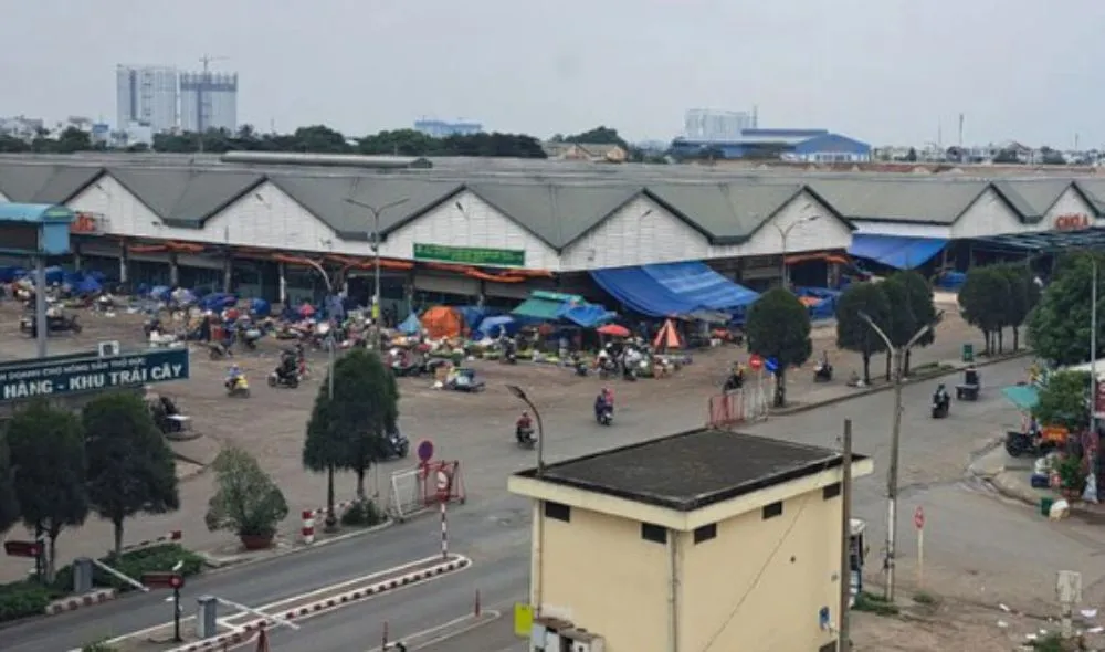 Hệ thống sạp hàng quy mô lớn phục vụ tiểu thương toàn thành phố