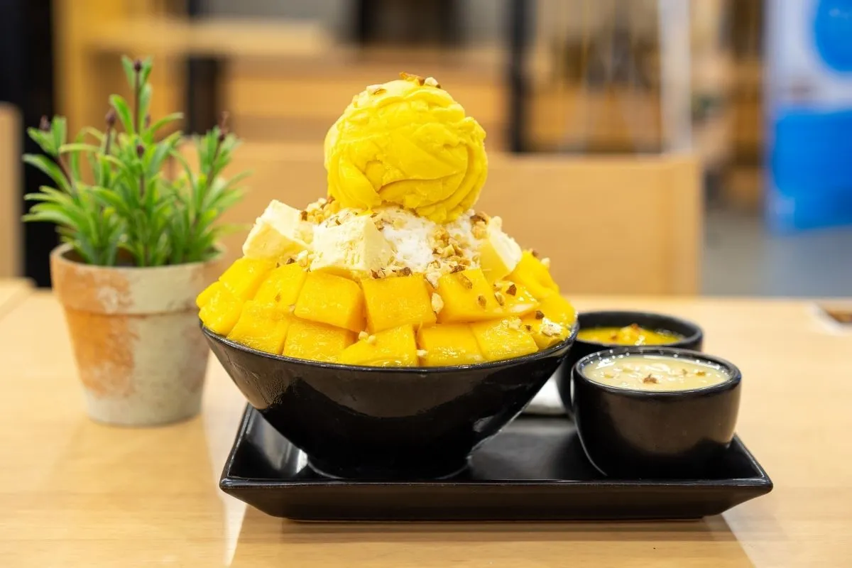 Đá bào Bingsu mát lạnh giải nhiệt mùa hè phong cách Hàn Quốc.
