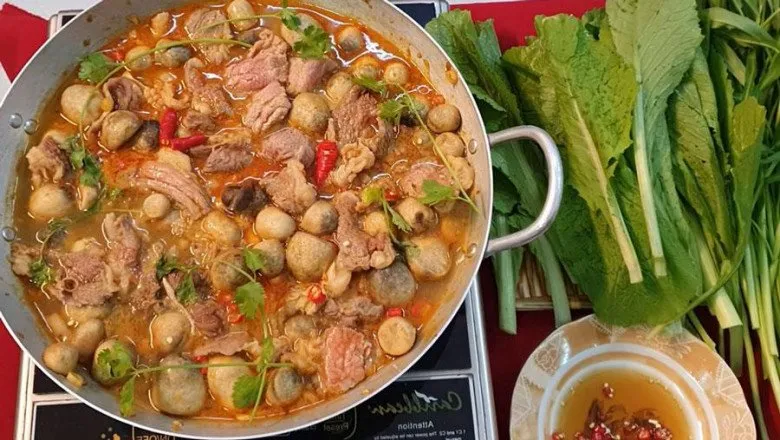 Thành phẩm món lẩu bò nấm thơm ngon tại nhà