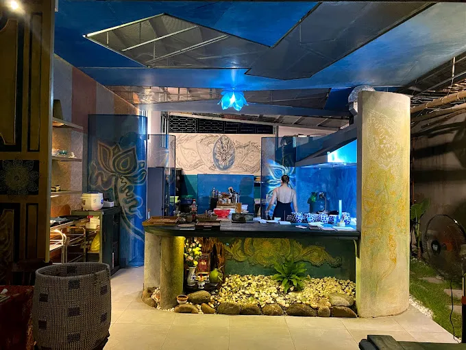 Gỏi ngó sen chay tươi giòn tại nhà hàng Ấm