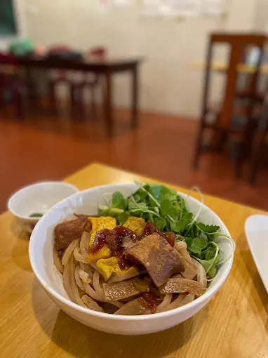 Món ăn chay trình bày theo phong cách mộc mạc và chân phương