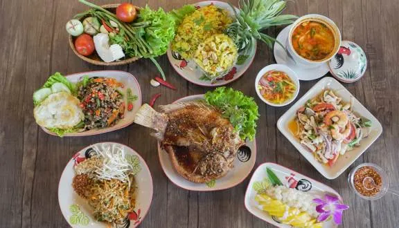 Món nướng hấp dẫn trên phố Nguyễn Văn Thoại