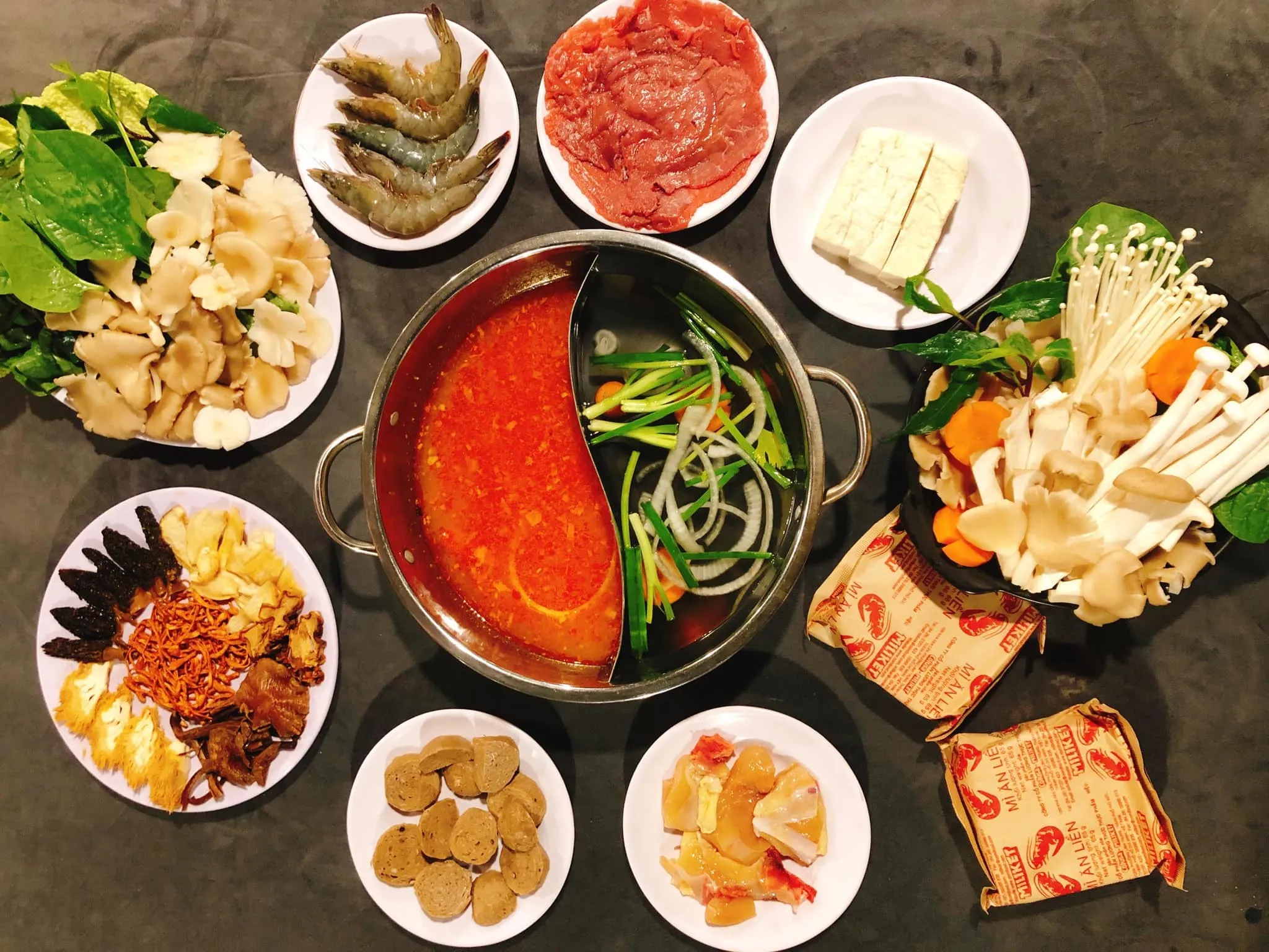 Lẩu nấm tại quán Nấm Nhà Lành