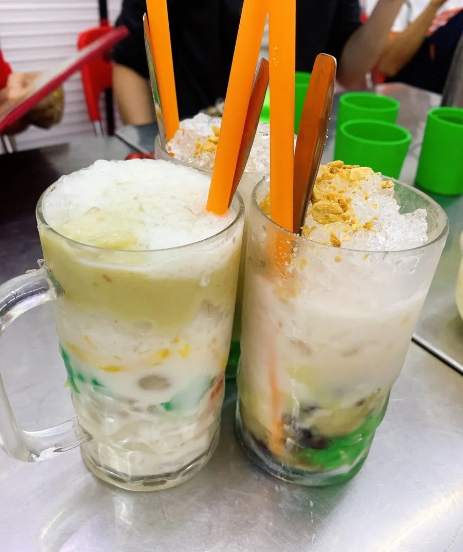 Món chè thái quán Ý Phương được nhiều khách hàng khen ngợi