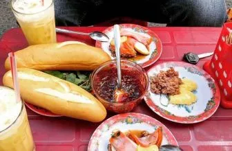 Không thể bỏ qua món ăn sáng bánh mì chấm pate ở Đà Nẵng