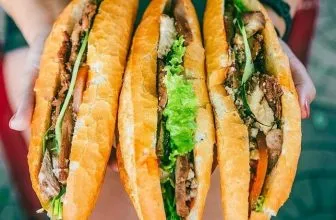Ổ bánh mì thịt nướng cô Linh nhiều thịt với nước sốt thơm