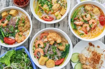 Thanh Hương Quán là quán bún hải sản có hơn 30 năm kinh nghiệm