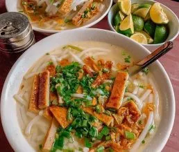 Thưởng thức bánh canh ruộng tại quán ăn tối Đà nẵng giá rẻ