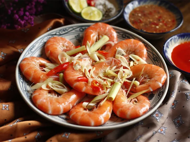 Tôm chứa nhiều dưỡng chất quý giá hỗ trợ quá trình phục hồi sức khỏe nhanh chóng