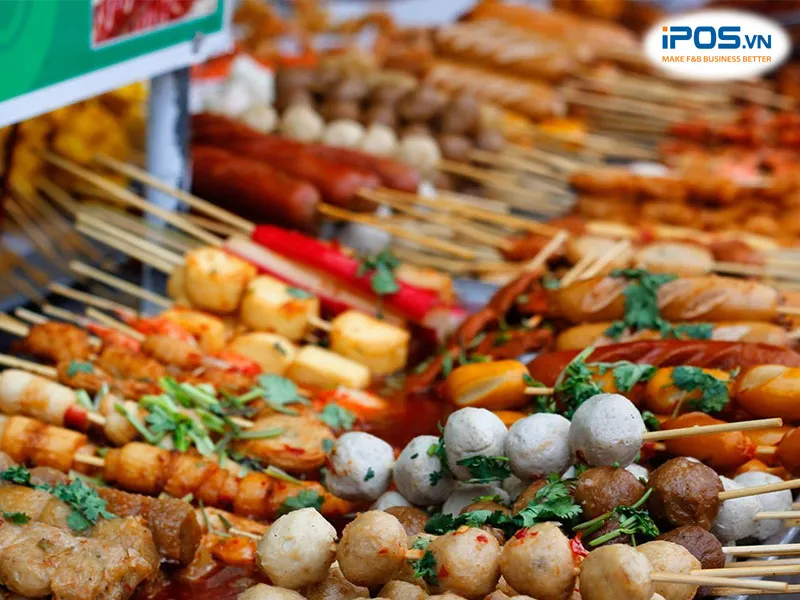 Lắng nghe phản hồi khách hàng khi bán đồ ăn vặt online