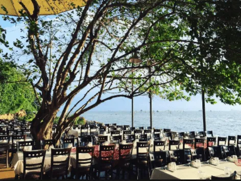 Nhà hàng Gành Hào hướng biển cùng thực đơn hấp dẫn