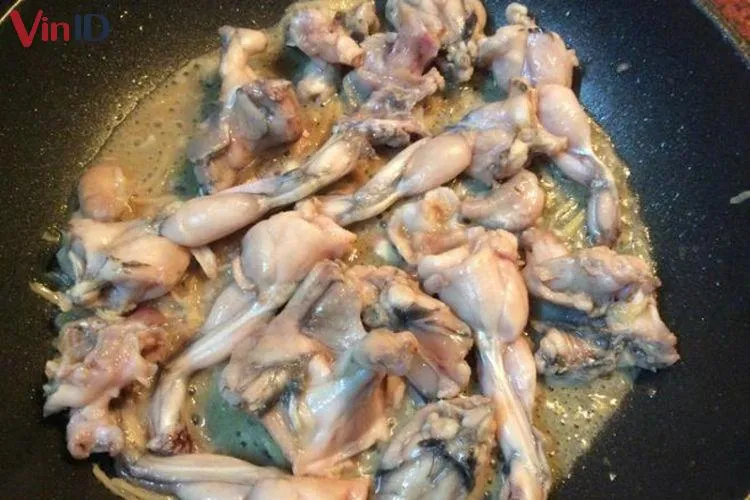 Xào ếch thơm phức