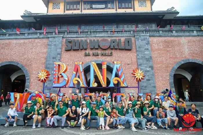 Đội ngũ hướng dẫn viên chuyên nghiệp luôn đồng hành giúp bạn có chuyến đi thuận lợi nhất