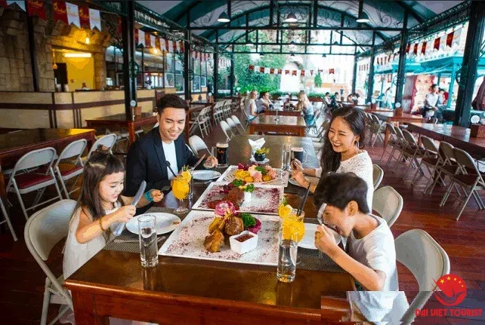 Một góc nhà hàng trang nhã giúp nâng tầm trải nghiệm du lịch của thực khách