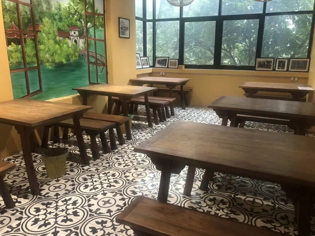 Bàn ghế quán phở thanh lý