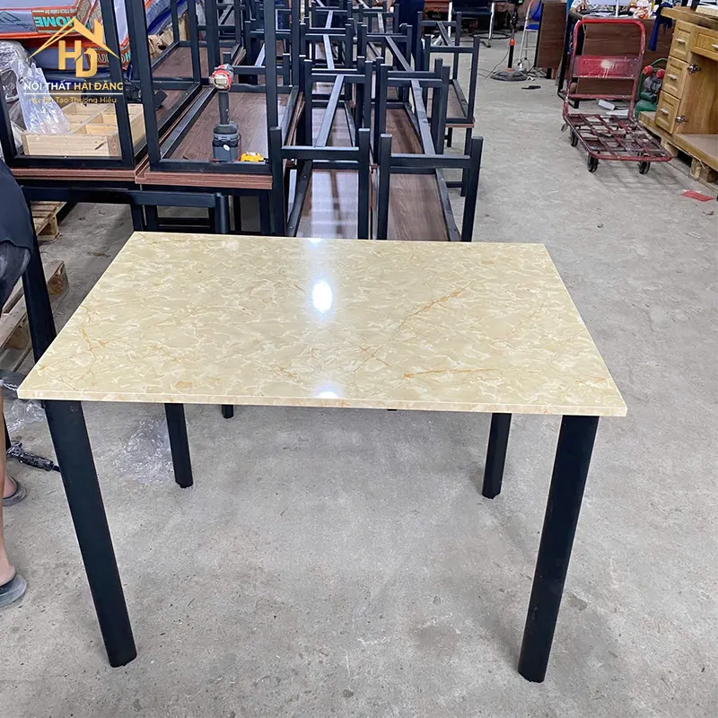 Bàn mặt giả đá chân sắt chắc chắn