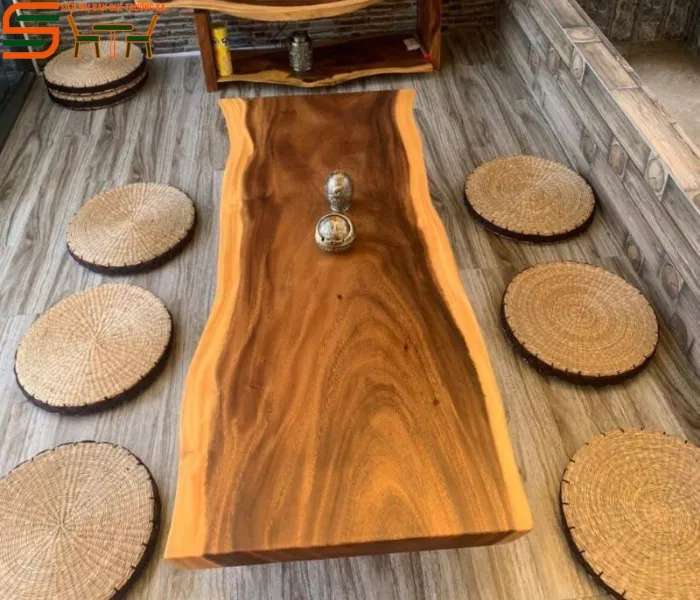 Bàn ăn Hàn Quốc với các món banchan