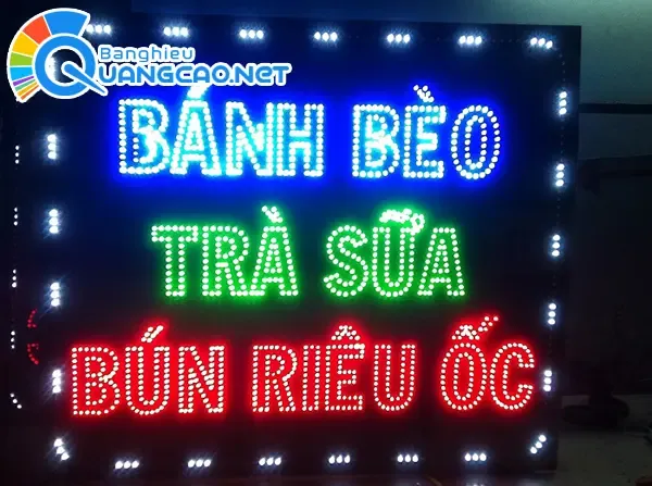 Bảng hiệu quán ăn vặt sử dụng đèn LED