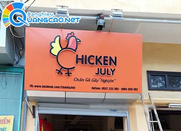 bảng hiệu cửa hàng gà rán