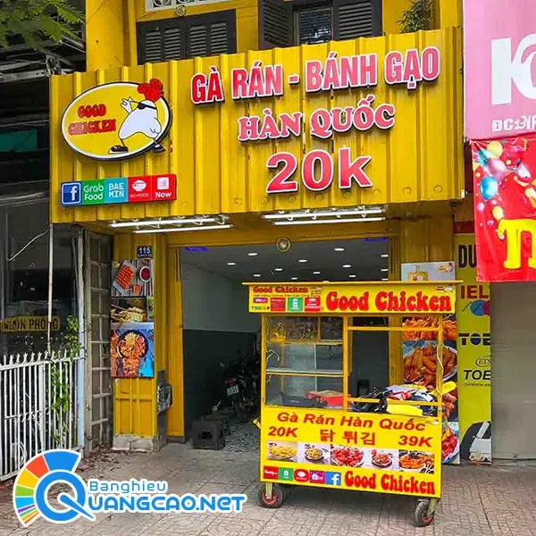 bảng hiệu cửa hàng gà rán