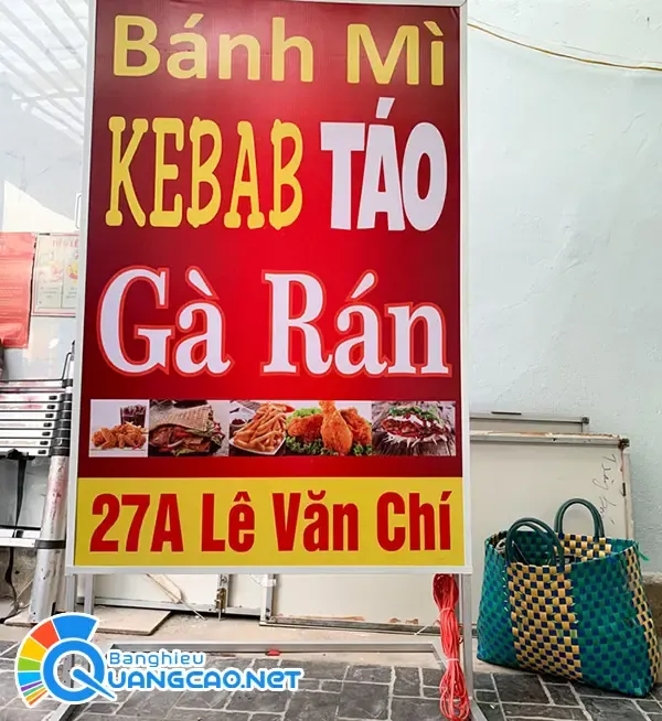 bảng hiệu tiệm gà rán