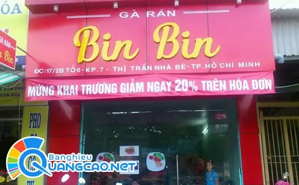 bảng hiệu quán gà rán