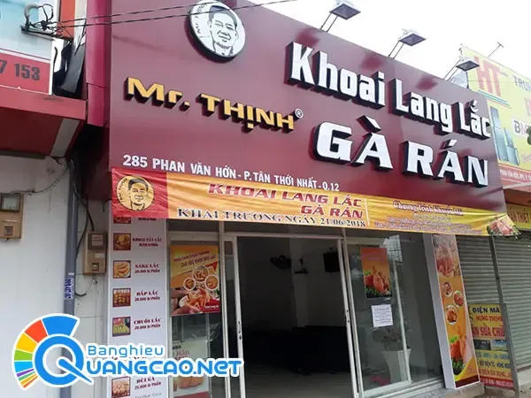 bảng hiệu quán gà rán