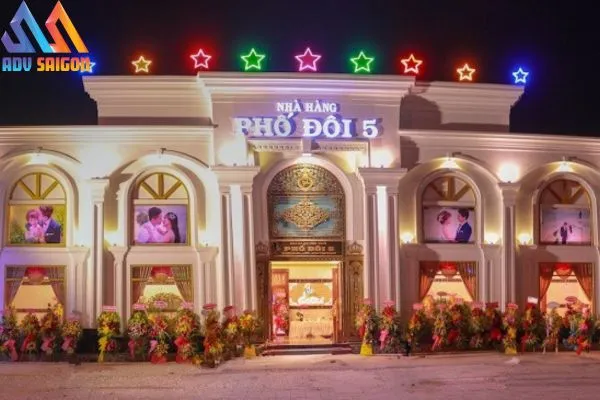 Bảng hiệu nhà hàng tiệc cưới led Phố Đôi 5