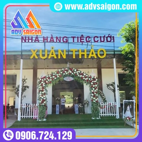 Bảng hiệu nhà hàng tiệc cưới