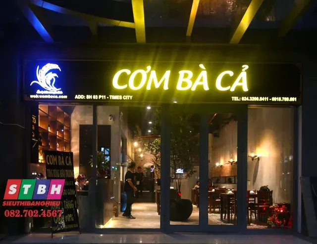Bảng hiệu quán cơm nổi bật bền đẹp