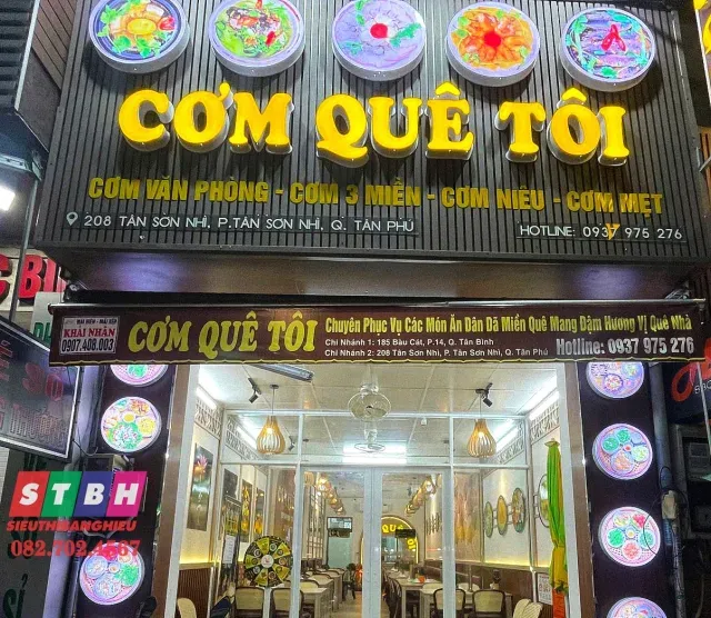 Bảng hiệu quán cơm hiện đại bắt mắt