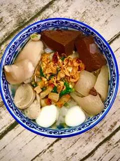 Bánh canh giò heo