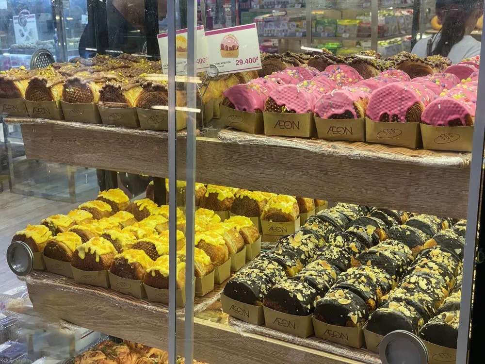 Bánh Cromboloni với nhiều loại nhân kem thời thượng đang thu hút giới trẻ 2026