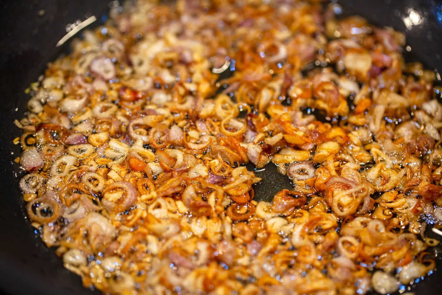 Phi hành khô và làm tóp mỡ giòn rụm tại nhà