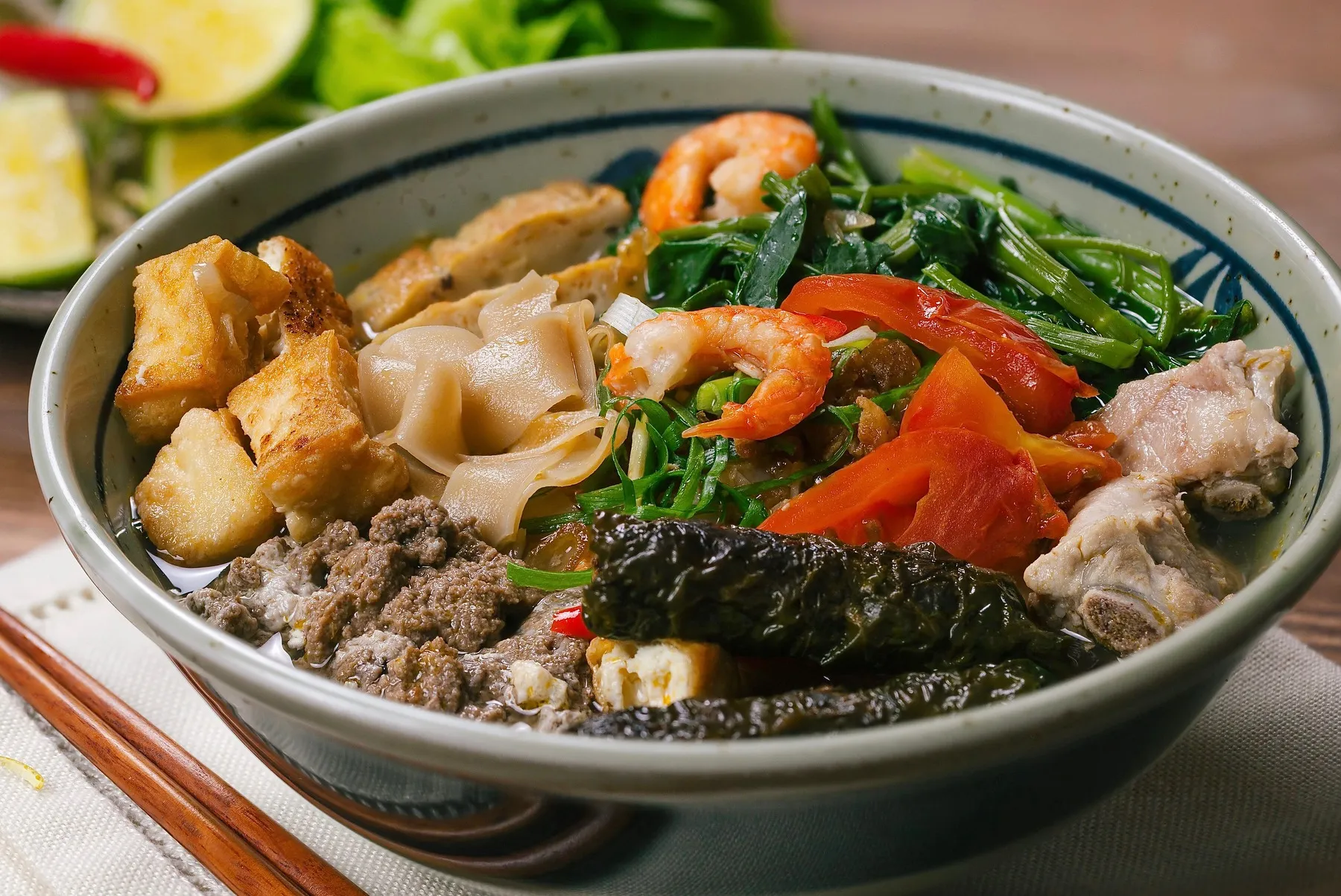 Bát bánh đa cua thịt bò thơm ngon chuẩn vị Hải Phòng năm 2026