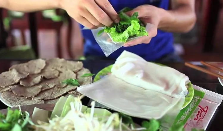 Ẩm thực Trần - quán bánh tráng cuốn thịt heo ngon, nổi tiếng tại Đà Nẵng