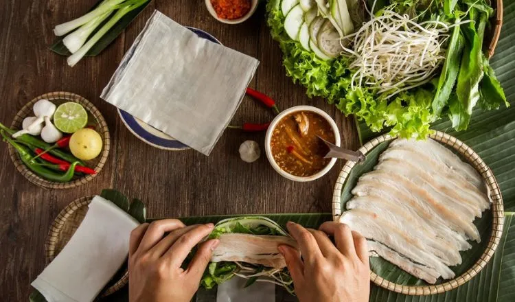 Bánh tráng thịt heo Bà Mua