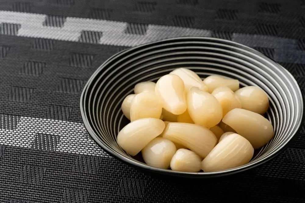 Bảo quản dưa món trong hũ thủy tinh sau khi ngâm nước mắm