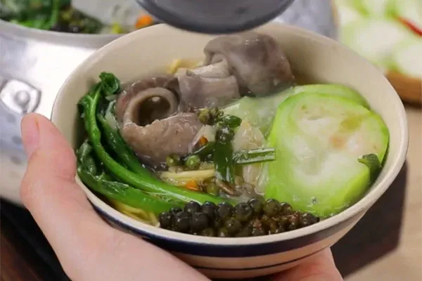 Bao tử hầm tiêu xanh hoàn thành, sẵn sàng thưởng thức