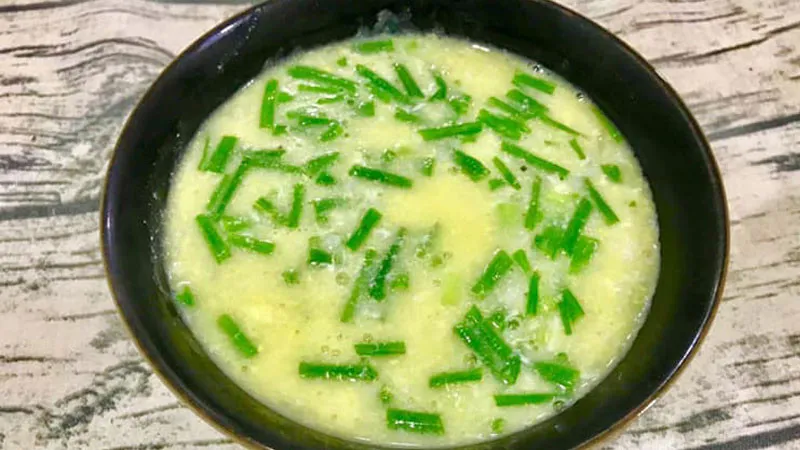 Bát cháo trứng gà hoàn chỉnh cho người lớn