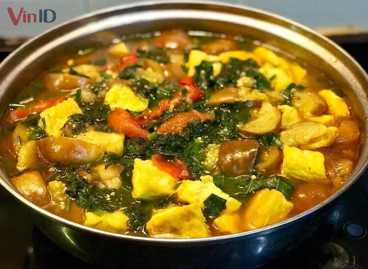 Món canh cà tím chay với màu sắc hấp dẫn