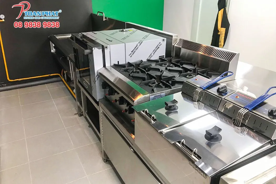 Bếp chiên nhúng và bếp Âu tại chuỗi hệ thống G-Kitchen do Toàn Phát thi công