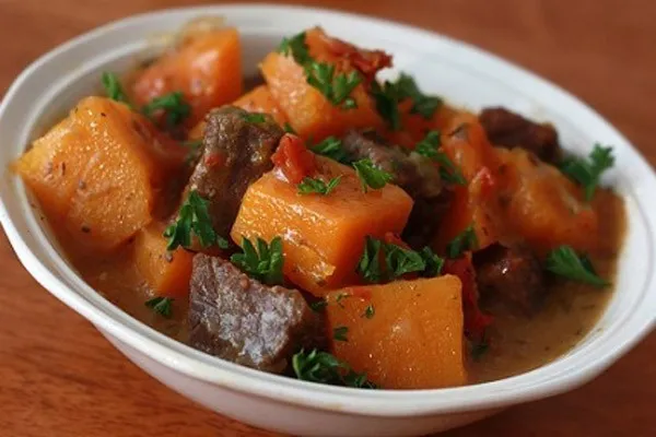 Món canh bí đỏ thịt bò hoàn thiện giàu dinh dưỡng