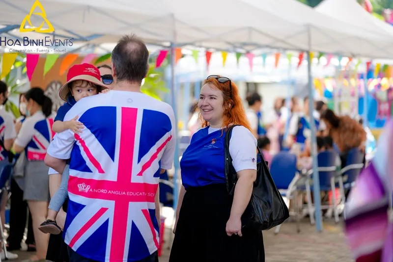 Hội chợ ẩm thực trường học nên chọn tổ chức vào ngày nghỉ