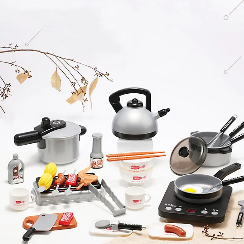 Bé hào hứng khám phá bộ đồ chơi nấu ăn 36 món với nhiều màu sắc sinh động