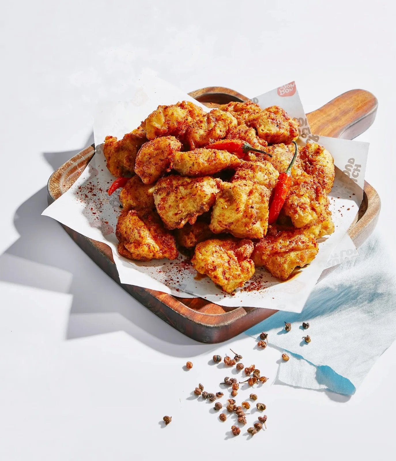 Món gà rán sốt cay trứ danh tại Bonchon