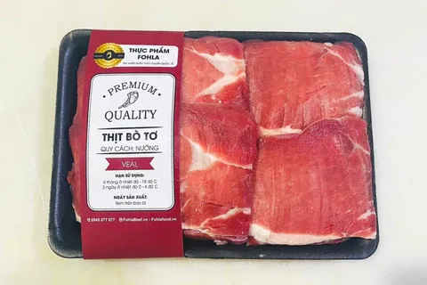 Thịt bò tươi có màu đỏ tươi, thớ thịt chắc